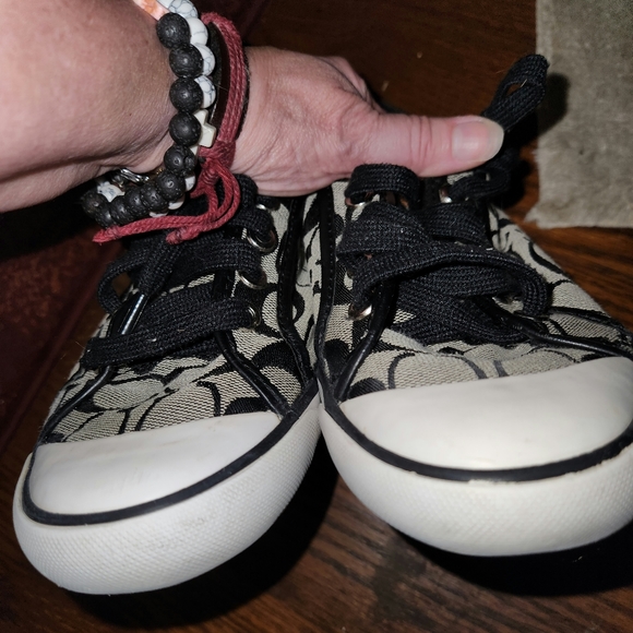 Coach Classic Signature C Barrett Shoes - Picture 5 of 10